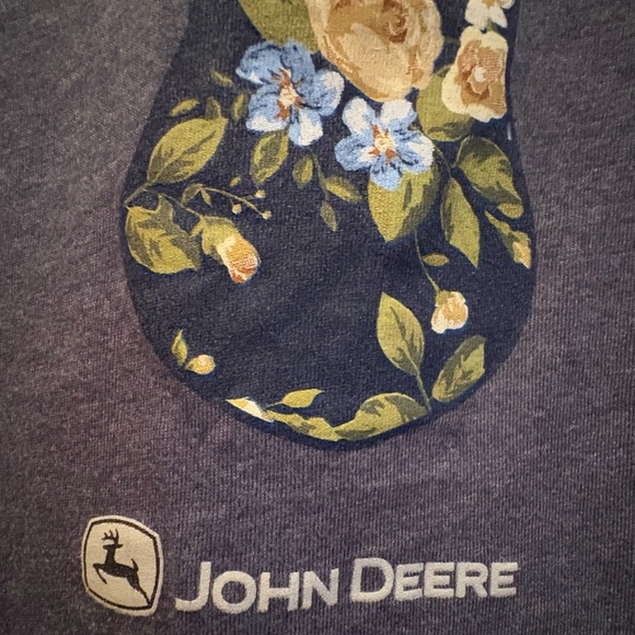 John Deere Floral Antlers Tee T Shirt Gray Large. NWOT - Picture 3 of 9